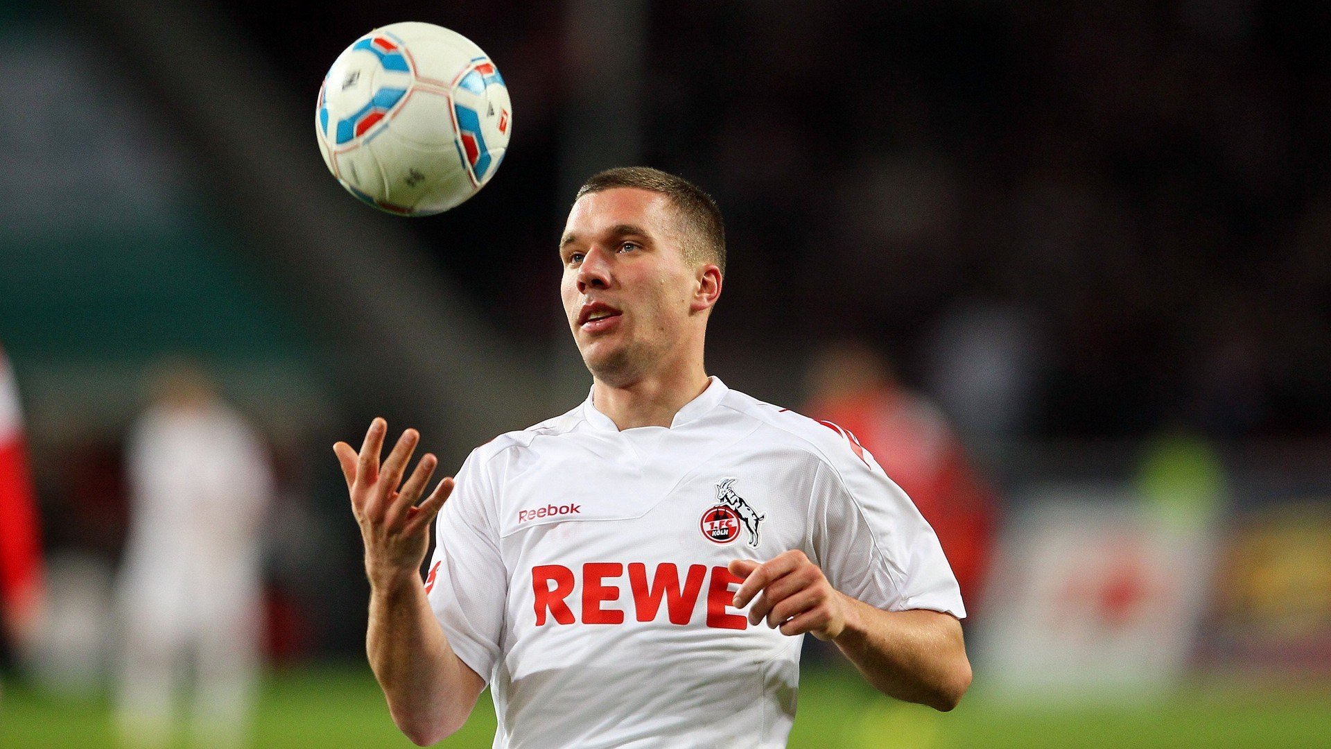 AC米兰-利物浦为努涅斯标价7500万欧元，利物浦never give up