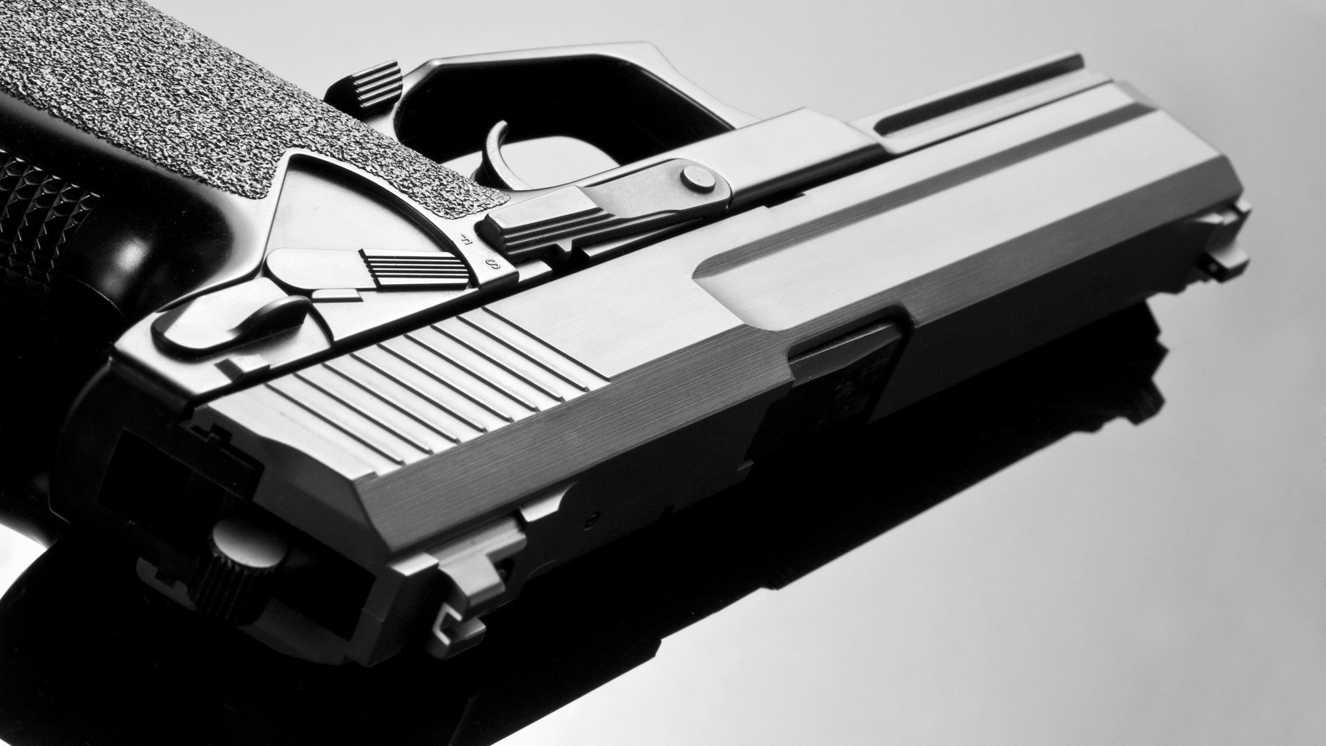 米兰登录入口-瑞·弗兰:冷静的头脑和强大的身体素质使他成为全黑队的核心人物